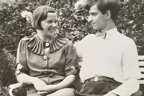 Luise und Walter Frick im Jahr 1935. Der Ort der Aufnahme ist nicht bekannt. 