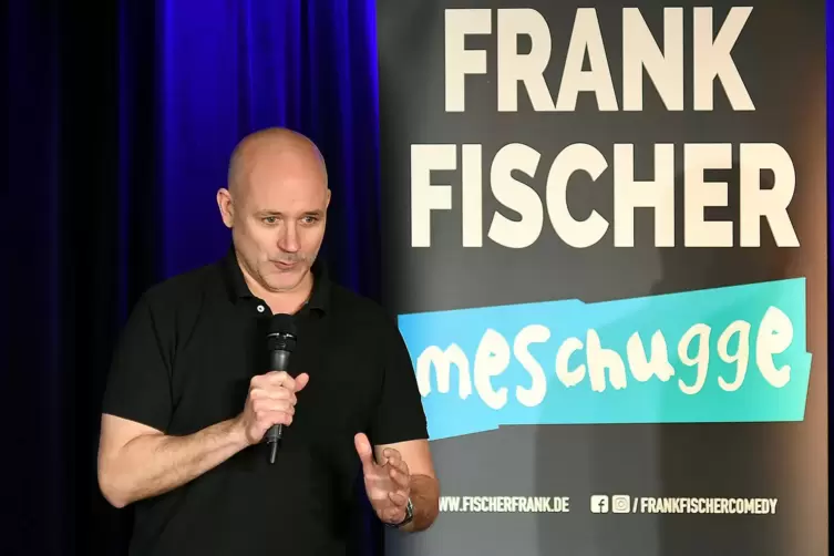 „Meschugge“ heißt das Programm, das Frank Fischer im Blauen Haus präsentierte.