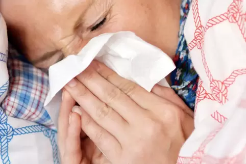 Früher gehörten Erkältungskrankheiten zu den drei häufigsten Ursachen für Fehltage bei der Arbeit. Während der Corona-Pandemie l