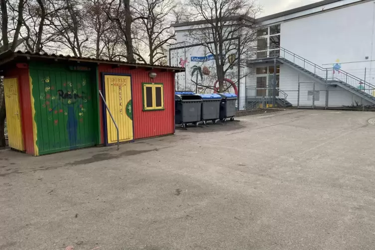 Im Hof der Mozartschule sollen Mietcontainer aufgestellt werden. 