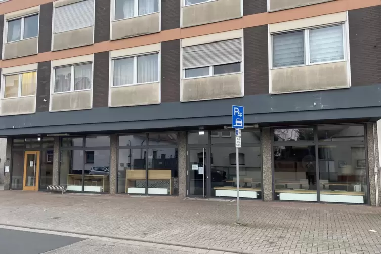 Geschlossen: die B&auml;cker-G&ouml;rtz-Filiale in der Hauptstra&szlig;e. 