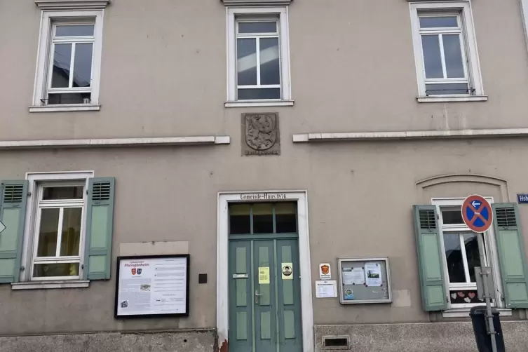 Das Gemeindehaus ist ein Sanierungsfall.