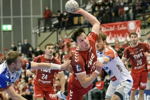 Jannek Klein, hier beim Wurf im Zweitliga-Spiel gegen den Tv Großwallstadt. 