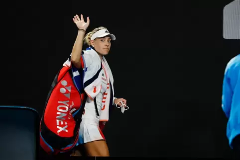 Kaum da, schon wieder weg: Angelique Kerber muss sich nach ihrem Erstrunden-Aus gleich wieder aus Melbourne verabschieden. 