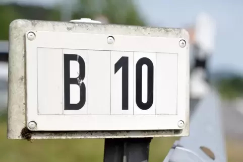 Bis Ende Februar wird im Bereich Hinterweidenthal an der B10 gearbeitet. Mit Behinderungen muss gerechnet werden.