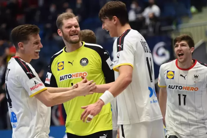 Comeback: Keeper Johannes Bitter. Links Christoph Steinert, rechts Julian Köster, hinten Lukas Zerbe. Comeback: Keeper Johannes Bitter. Links Christoph Steinert, rechts Julian Köster, hinten Lukas Zerbe.