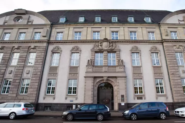Im Prozess gegen einen Krankenpfleger vor dem Saarbrücker Landgericht(Foto), der versucht haben soll, seine Patienten zu töten, 