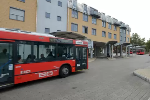 Busverkehr in Speyer: Derzeit ist eine DB-Tochter Lizenznehmer. Busverkehr in Speyer: Derzeit ist eine DB-Tochter Lizenznehmer.