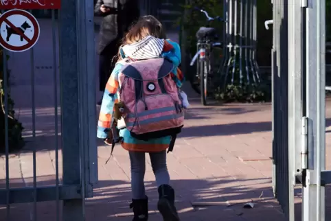 Wie kommen die Kinder aus den Kreisgemeinden in die oft weit entfernten Schulen, wenn die Busse streiken? Diese Frage treibt der