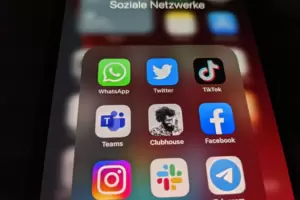 Europa macht Druck: Soziale Netzwerke müssen stärker gegen illegale Inhalte vorgehen. 