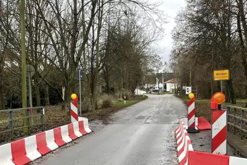 Wird die Brücke über den Erlenbach erneuert, muss die Straße nach Steinweiler für ein halbes Jahr gesperrt werden. 