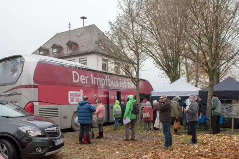Der Impfbus ist im Kreis auf Tour. 