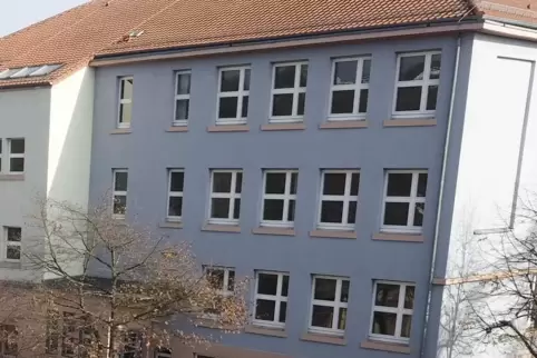 Der Unfall geschah im vierten Stock des Altbaus des Helmholtz-Gymnasiums. 
