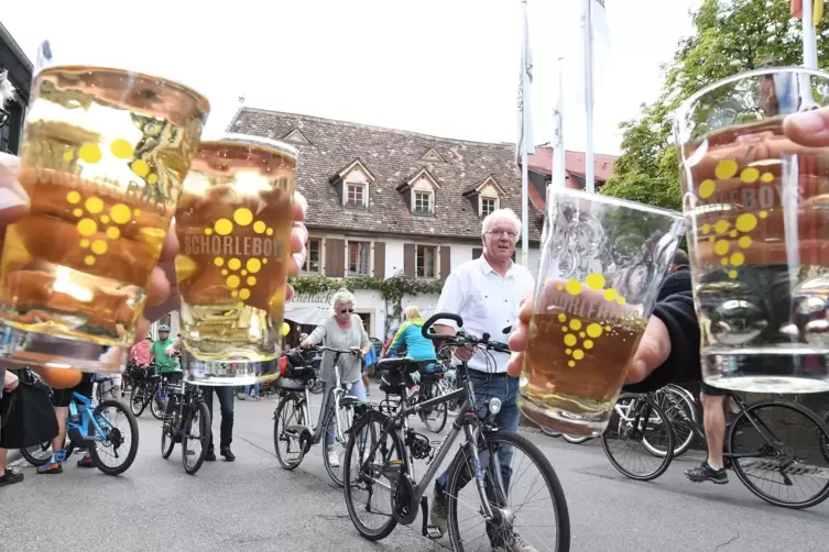 Der Erlebnistag Deutsche Weinstraße zog nicht nur Tausende Fahrradfahrer an. Für Vereine bot er auch eine gute Gelegenheit, beis