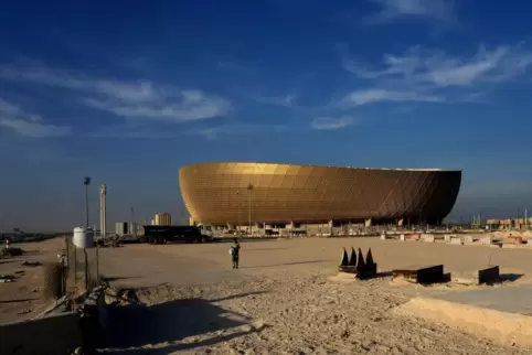 Mit gut 86.000 Sitzplätzen ist das Stadion in Lusail die größte der acht WM-Arenen in Katar.