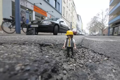 Viele Schlaglöcher auf Ludwigshafener Straßen.