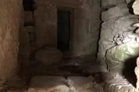 Die Kellerbereiche der Burg sind stark einsturzgefährdet.