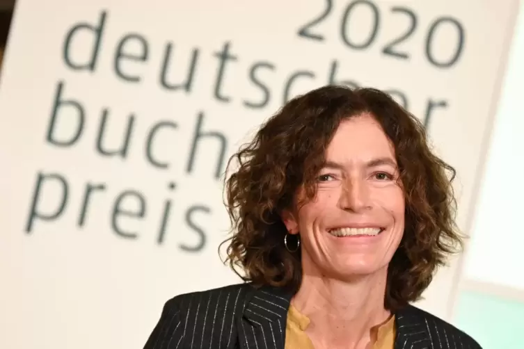 Anne Weber 2020 im Kaisersaal des Frankfurter Römers bei der Verleihung des Deutschen Buchpreises.