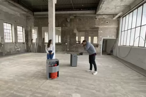 Viel Platz, viel Licht: Wo früher Textilien für die Automobilindustrie hergestellt wurden, entstehen seit September Videos und F