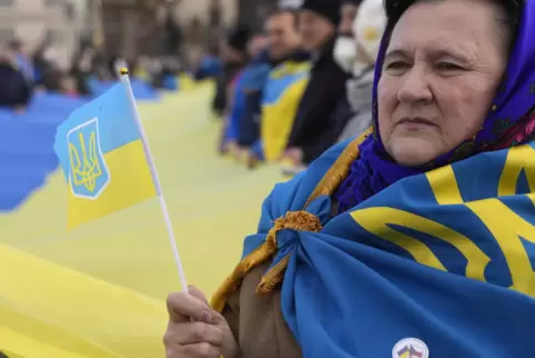 Viele Menschen in der Ukraine fürchten einen militärischen Einmarsch der russischen Armee. Unterstützungskundgebungen gibt es de