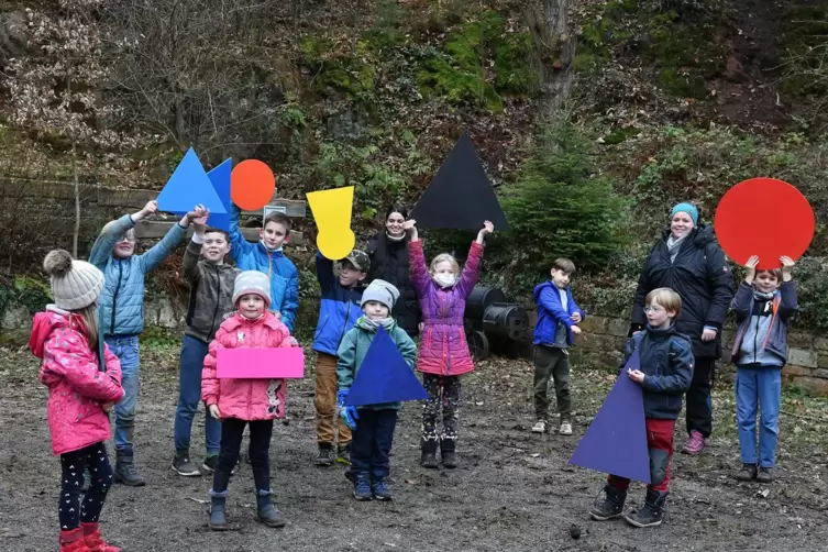 Lernen im Wald: Die Kinder der Dürkheimer Montessori-Schule tauschen ihr Klassenzimmer am Nachmittag mit dem Gelände des Pfälzer