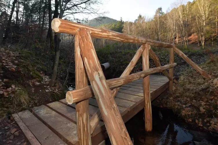 Kastanienholz wurde für die Brücken verwendet.