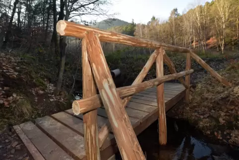 Kastanienholz wurde für die Brücken verwendet.