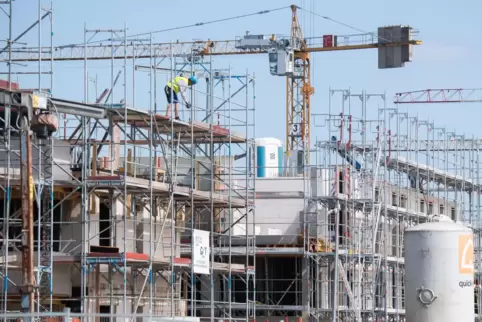 In Frankenthal müssen nach einer Hochrechnung der Stadt in den kommenden Jahren rund 2000 Wohnungen entstehen, um den Bedarf zu In Frankenthal müssen nach einer Hochrechnung der Stadt in den kommenden Jahren rund 2000 Wohnungen entstehen, um den Bedarf zu