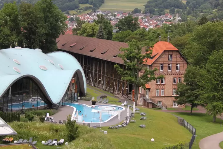 Kuranlage: Blick auf die Therme und die Saline.