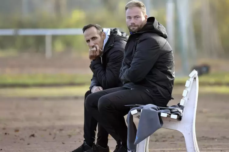 Der Trainer und sein Nachfolger: Beim Oberligisten FC Arminia Ludwigshafen beerbt Andreas Brill (vorne) im Sommer Marco Laping.