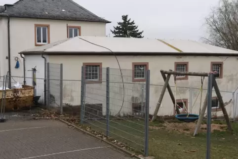 Bereits seit 2018 ist das Nebengebäude wegen Einsturzgefahr gesperrt.