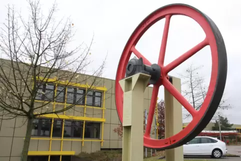 Auc h für die Berufsbildende Schule in Kusel fördert das Land die Sozialarbeit.
