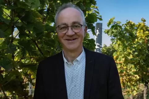 Eberhard Frankmann schielt auf den Chefsessel in der Edenkobener Verbandsgemeinde-Verwaltung. Eberhard Frankmann schielt auf den Chefsessel in der Edenkobener Verbandsgemeinde-Verwaltung.