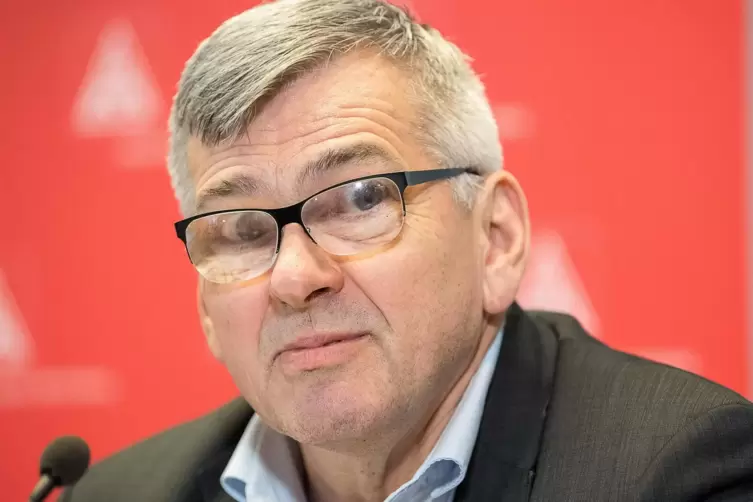 IG-Metall-Chef Jörg Hofmann will für in den Tarifverhandlungen Lohnerhöhungen durchsetzen, die über der Inflationsrate liegen.