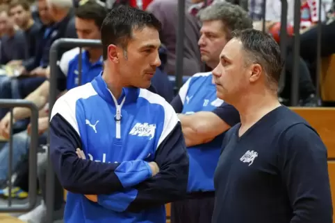 Holger Schwab (rechts) mit dem heutigen Ottersheimer Christian Job bei einem Spiel der SG Nußloch 2017.