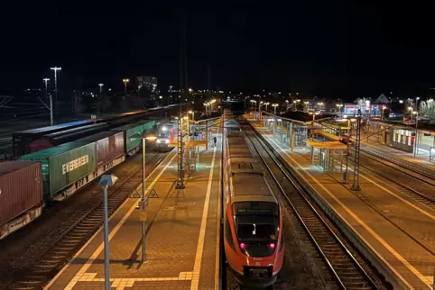 Der Bahnhof Wörth im November 2021. 