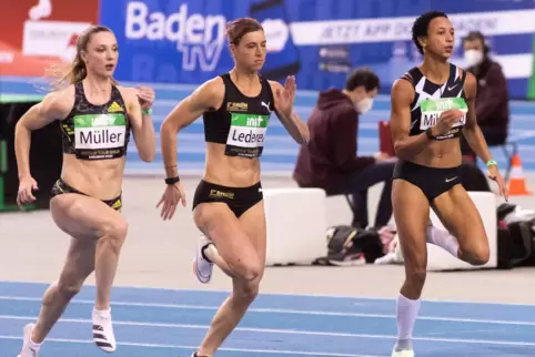 Malaika Mihambo in ihrem 60-Meter-Vorlauf beim Indoor Meeting Karlsruhe.