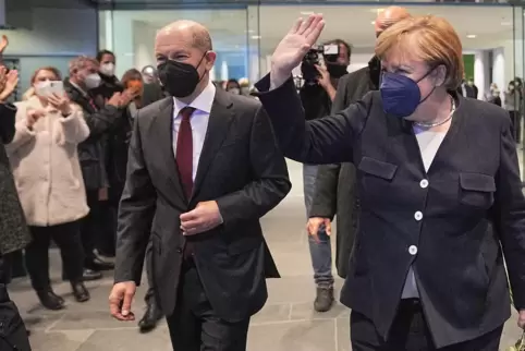 Merkels bislang letzter öffentlicher Auftritt: bei der Vereidigung ihres Nachfolgers Olaf Scholz. 