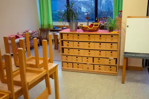 Weil sich mittlerweile immer mehr Mitarbeiter von Kindertagesstätten mit dem Coronavirus infizieren, bleiben einzelne Gruppen ge