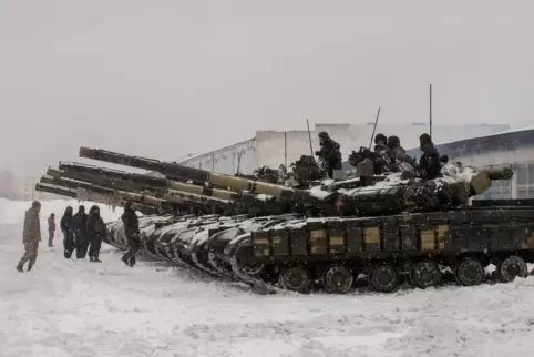 Ukrainische Panzer einer Militäreinheit in der Nähe von Charkiw.