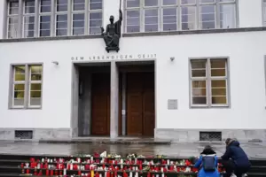 Ort des Wissens, nun Ort der Trauer und des Gedenkens: Neue Universität in Heidelberg.