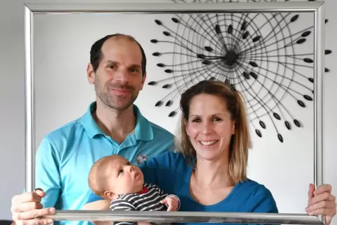 Nicole (noch) Geibel und Nils Deuschel heiraten am 2.2.22. Mit dabei ist dann selbstverständlich auch das zehn Wochen alte Söhnc