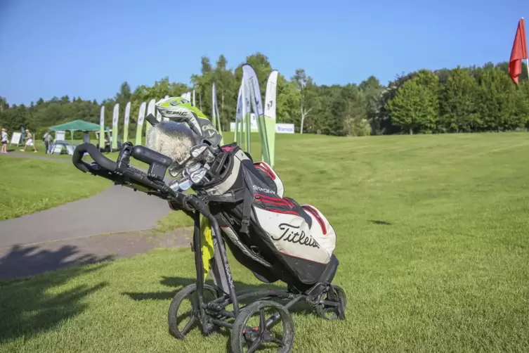 Ein Privatmann will im Außenbereich eine Halle bauen und diese an den Golfclub vermieten. Nicht einverstanden ist damit die Geme