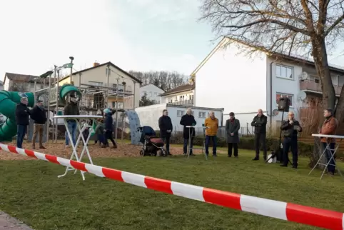 Großer Bahnhof bei der Spielplatzeinweihung. 
