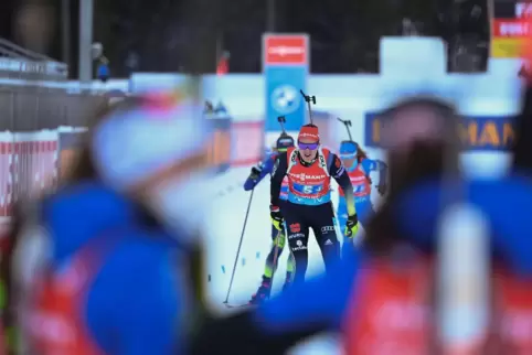 Hier „nur“ mit Sonnenbrille: Denise Herrmann beim Zieleinlauf vor zwei Wochen beim Weltcup in Ruhpolding.