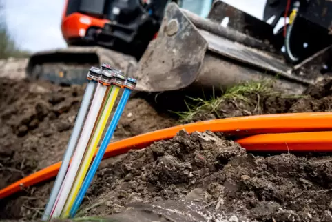 Die Verbandsgemeindeverwaltung hat der Deutschen Glasfaser bereits Unterstützung für den Ausbau in Hettenleidelheim zugesichert.