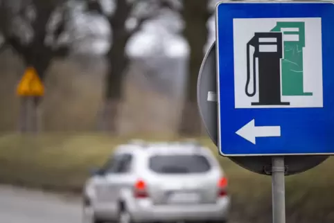 In Polen (Foto) ist das Tanken dagegen günstiger geworden. Das Land hat die Spritsteuer gesenkt. 