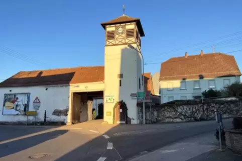 Der Glockenturm in Mehlbach soll renoviert werden. Die Unterlagen für einen Zuschuss seien vollständig, meint die Ortsbürgermeis