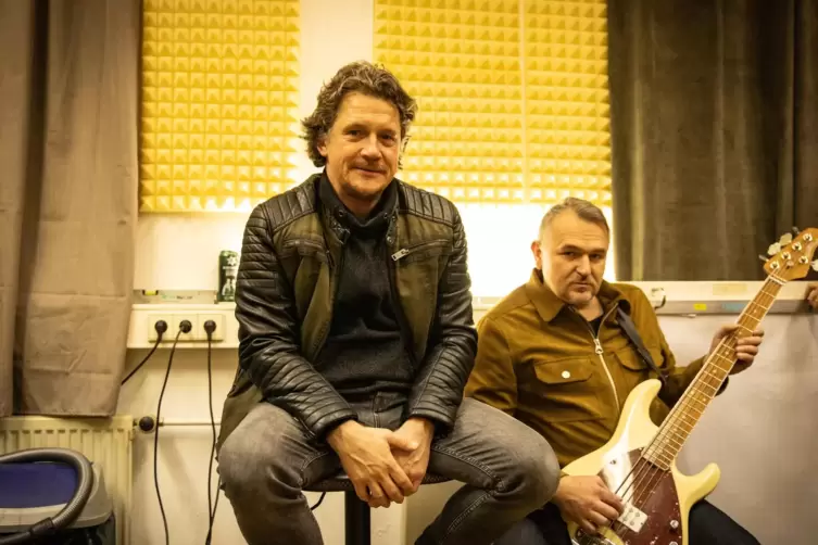 Gemeinsam haben Michael Kräuter (links) und Andreas Buchmann eine neue Version des Songs „Hurt“ erarbeitet, der einst von Trent 