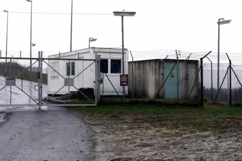 Die Polygone-Anlage steht zwischen Niederauerbach und Mörsbach, nahe der Mülldeponie. 